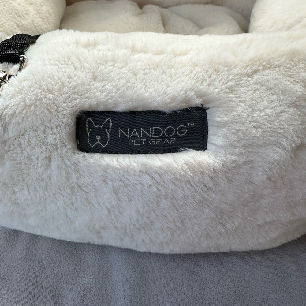 Nandog Cloud Collection Plush Car Seat Bed - Picture 3 of 4